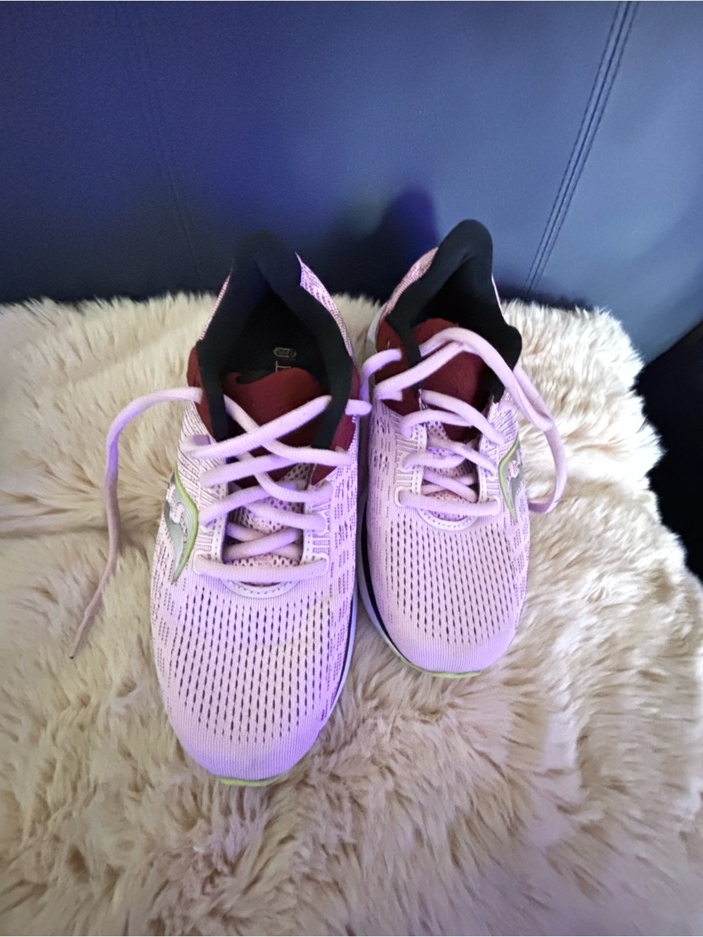 Saucony pink running shoes. Guide 14 size 6 - Picture 3 of 5